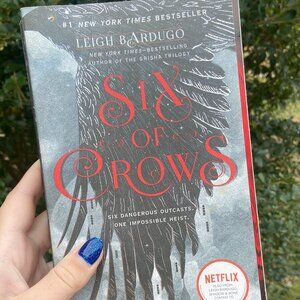Six of crows by leigh Bardugo- Paper back